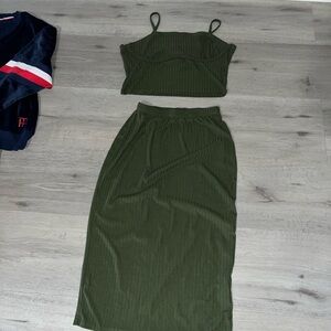 Elegant Dark Green Ribbed Skirt Set